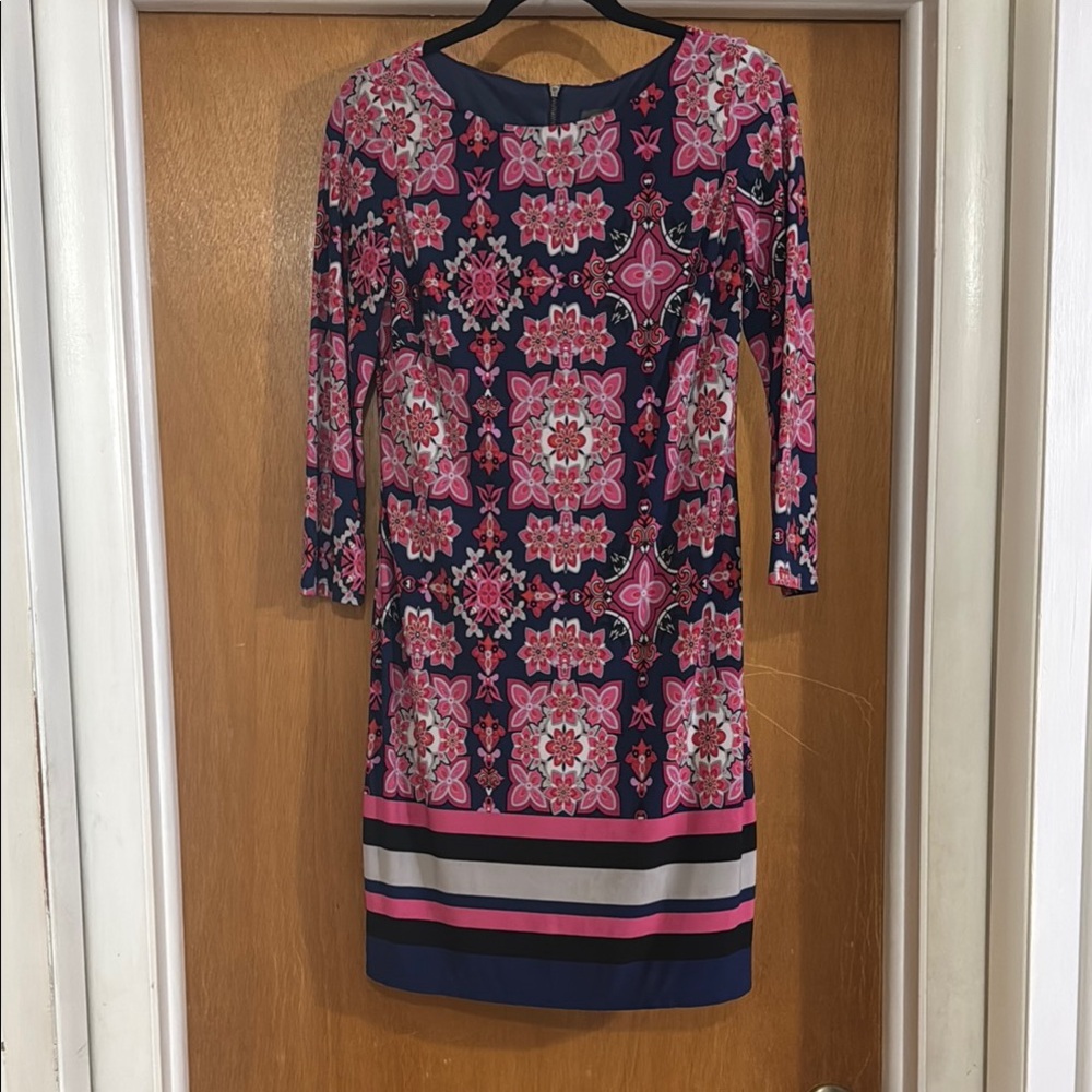 EUC Vince Camuto Pink and Blue Sheath Dress with Crew Neck